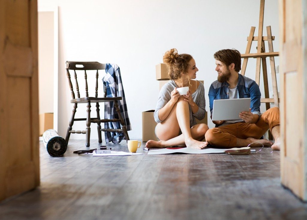 Couple moving to a new place